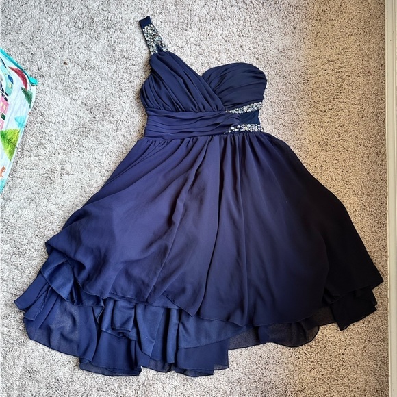 Navy Blue Formal Gown size 3 - Picture 5 of 11